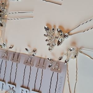 Bridal hair accessories